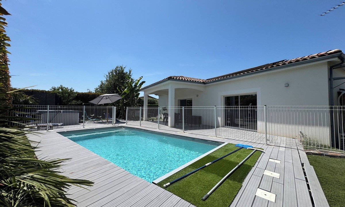 Albias Villa | Villa at the gateway to Aveyron with pool and spa