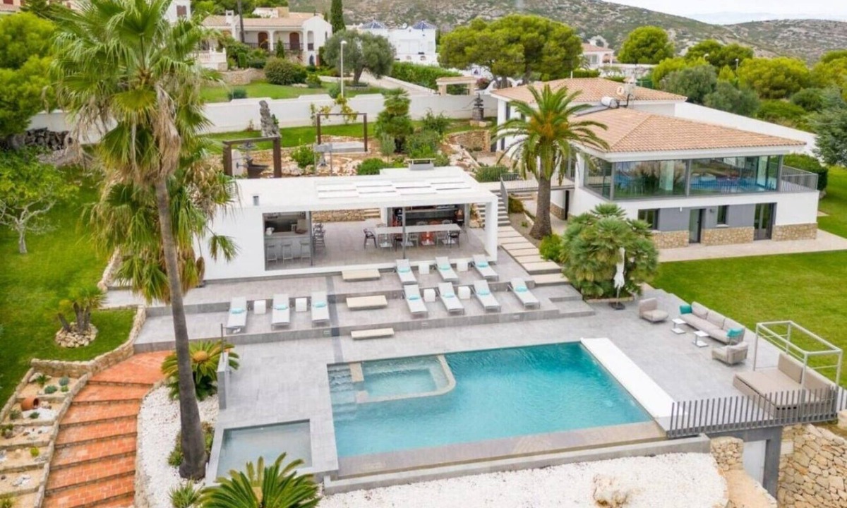 Peniscola Villa | Villa "Atalaya" with Sea View, Private Pool & Wi-Fi