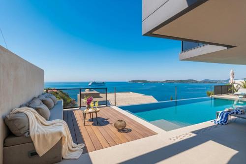 Lozica Villa | Villa Atreeum Excelsior - LUXE, Beach, Gym, Spa
