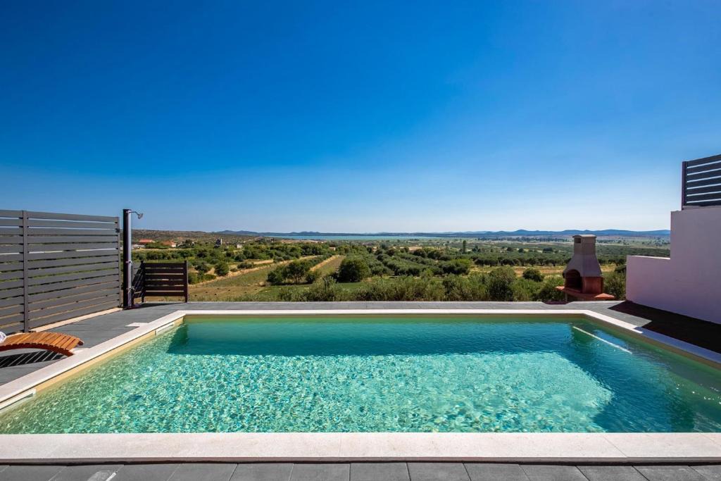 Pakostane Villa | Villa Aurana