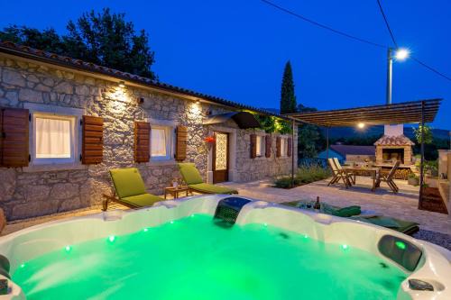 Vranja Villa | Villa Aurania