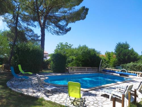 Saint-Julien-les-Rosiers Villa | Villa avec Extérieur & Parking - Proche Circuit