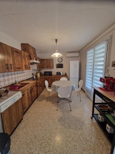 Clermont-l'Herault Villa | Villa avec jardin à proximité du Lac du Salagou