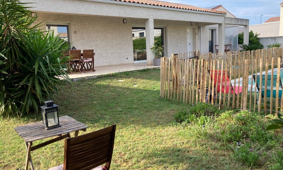 Valergues Villa | Villa Avec Piscine Chauffée et Jardin de Plein Pied
