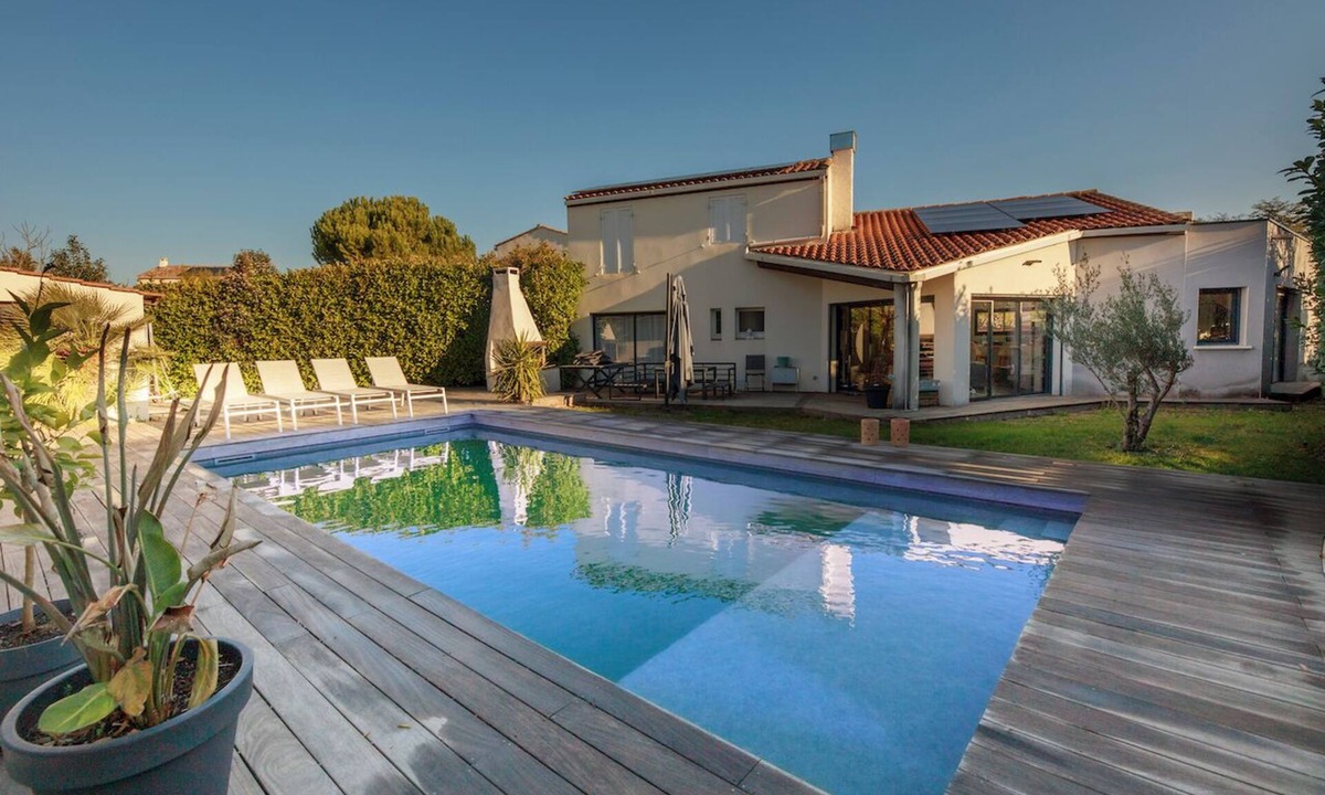 Baillargues Villa | Villa Avec Piscine au Charme Authentique et Naturel