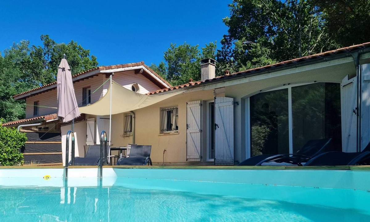Azur Villa | Villa Avec Piscine Proche lac & Océan