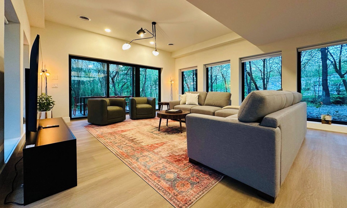 Ithaca Apartment | Villa Aveline The Courtyard