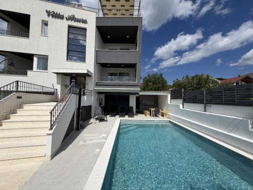 Sveti Filip i Jakov Villa | Villa Azzuro with jacuzzi and pool