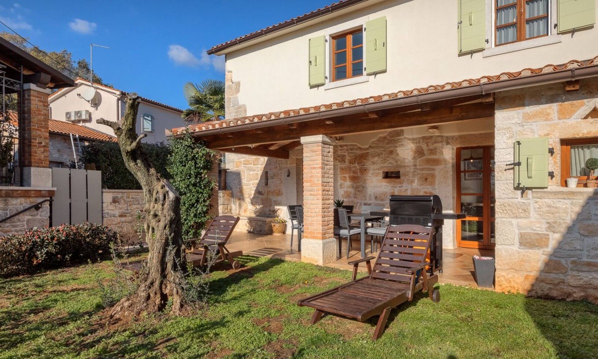 Brecevici Villa | Villa Banko by Villas Guide
