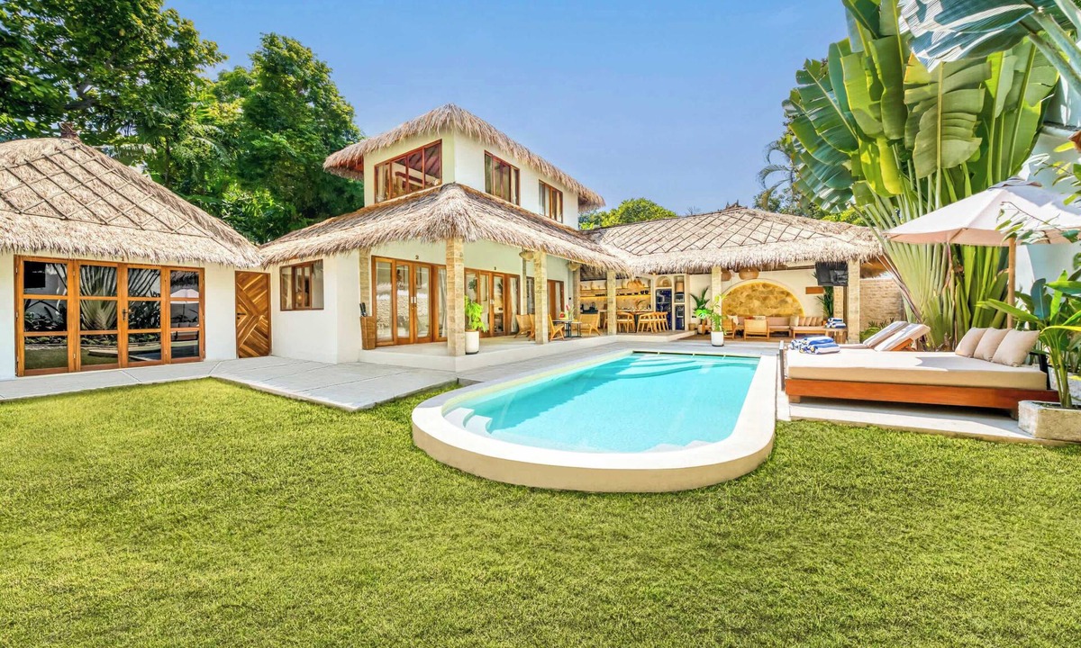 Central Seminyak Villa | Villa Barcelona - 6BDR, lush garden, private pool