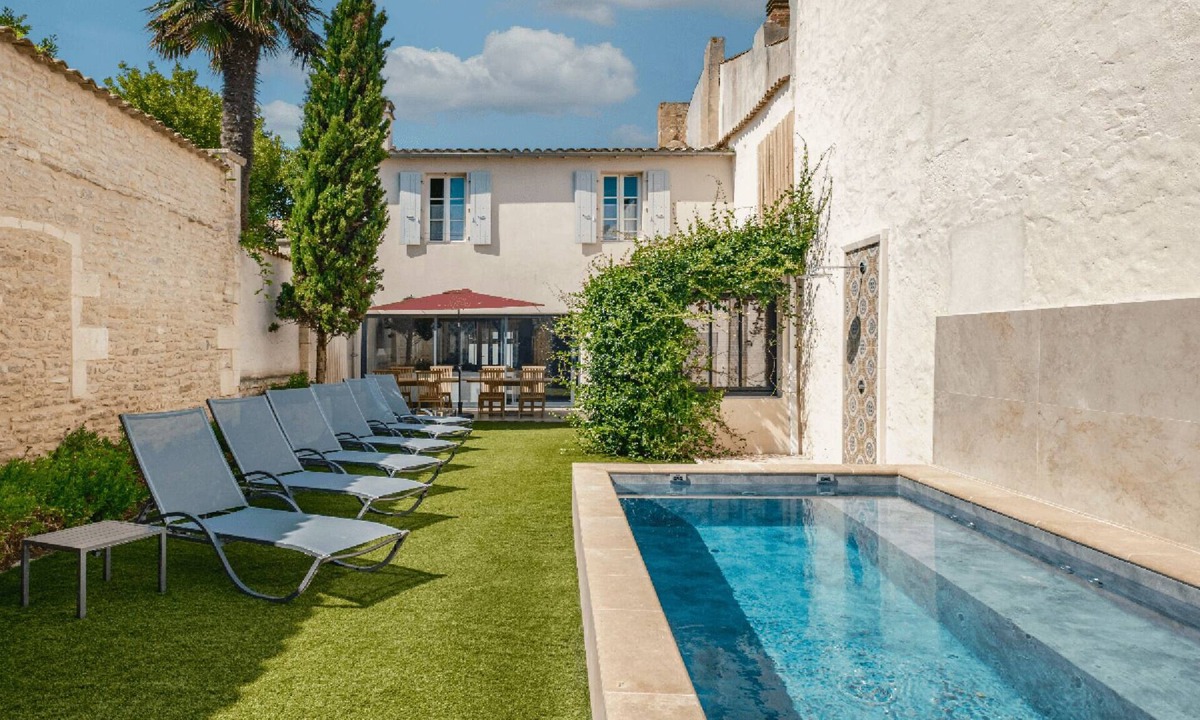 Saint-Martin-de-Re Hotel | Villa Baronnie & Spa*: A charming villa, ideally located, featuring a pri