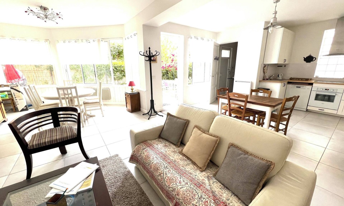 Ouistreham House | VILLA BEACH ENTRANCE - Full ground floor with free parking