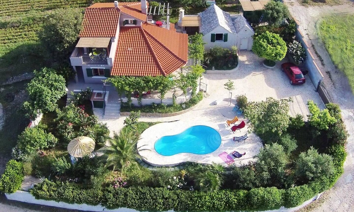 Kastel Gomilica Villa | Villa Belezza with pool, Split - Kastel Gomilica