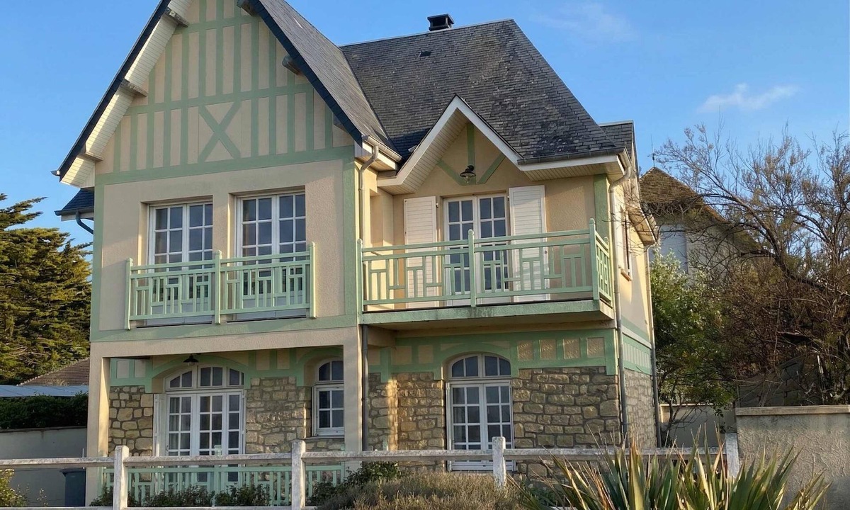 Ouistreham Villa | Villa Bellevue - Anglo-Norman seafront house