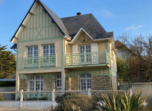 Ouistreham Villa | Villa Bellevue - Anglo-Norman seafront house