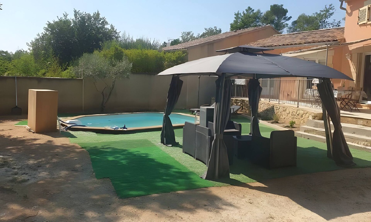 Laudun Villa | Villa “Between Vineyards and Garrigue” with Private Garden, Wi-Fi, and Air Conditioning