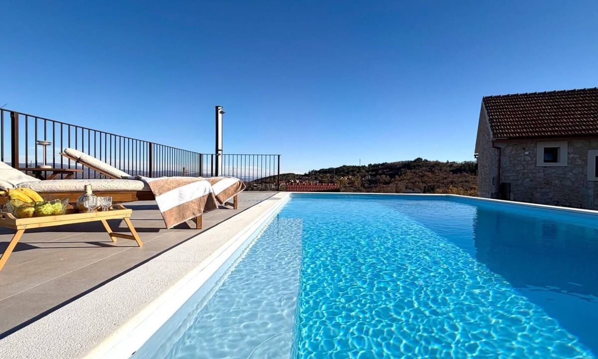 Lokvicici Villa | Villa Billubium-Authentic Stone Villa with Private Heated Pool