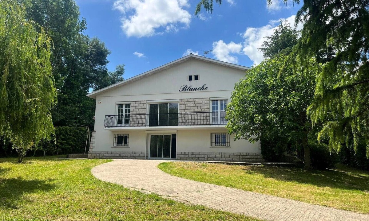 Pujols Villa | Villa Blanche