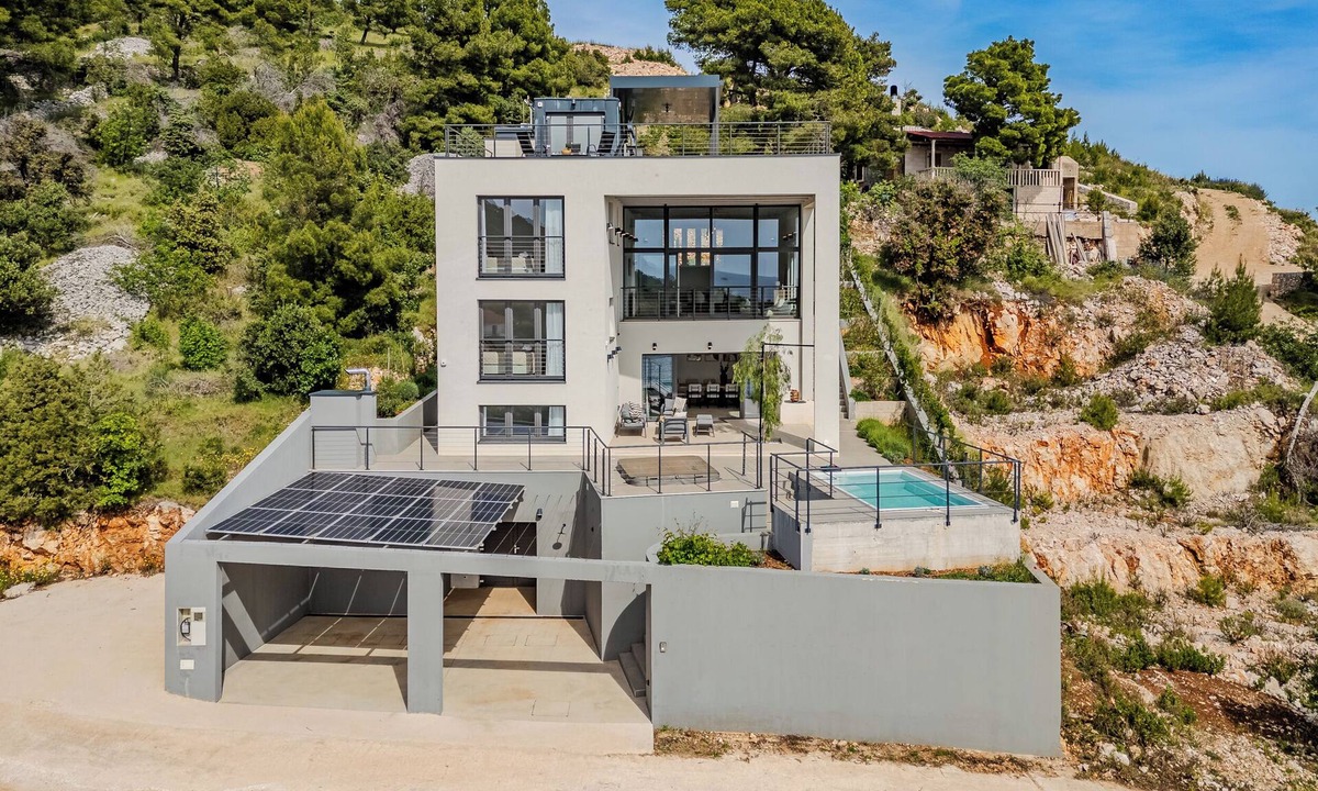 Nerezise Villa | Villa Blue Horizon- beachfront with pool and sea views - concierge