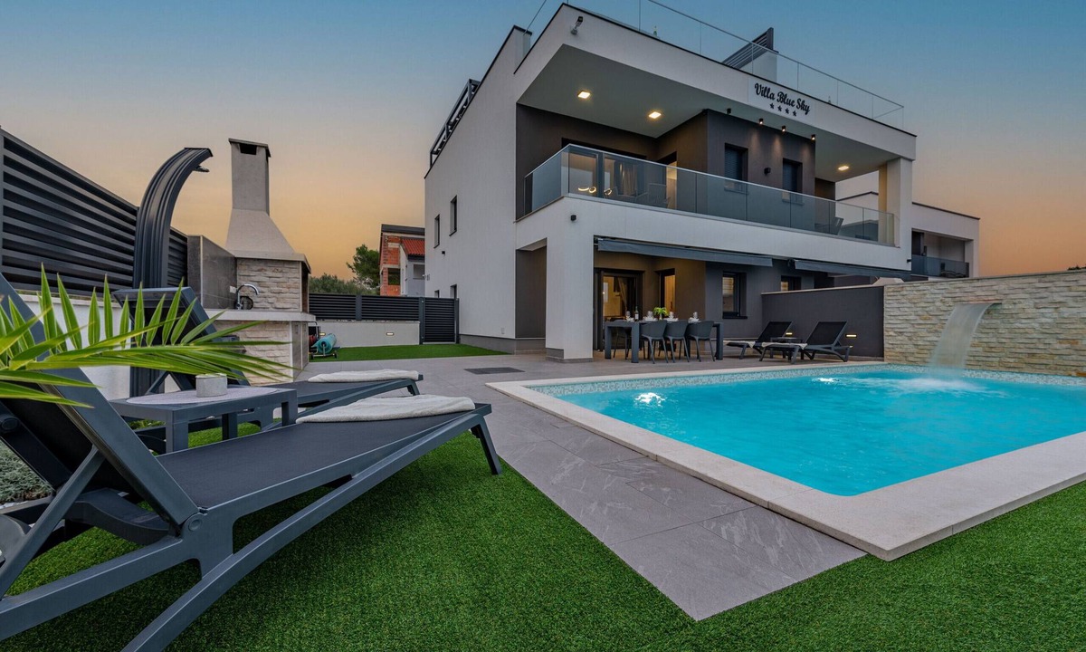 Turanj Villa | Villa Blue Sky 1, Turanj, next to the sea, private pool, barbecue, jacuzzi, rooftop terrace, www.zadarvillas