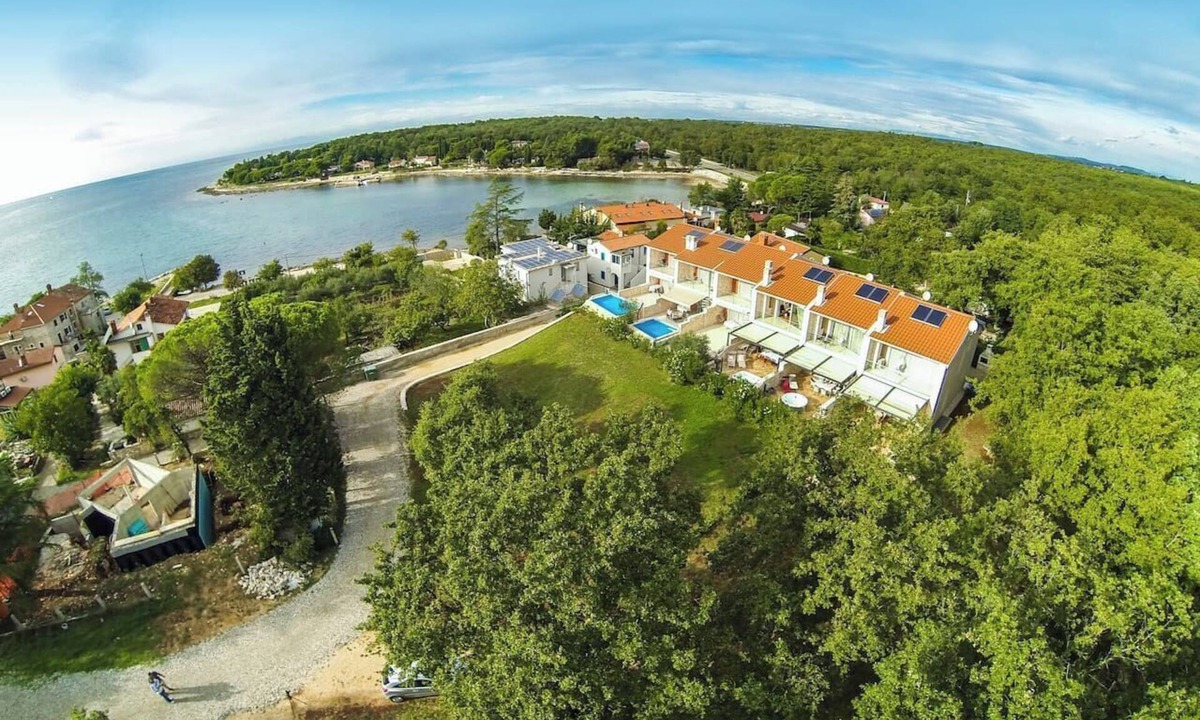 Krizine Apartment | Villa BOBO's Place with Jacuzzi (79169-A1) - Umag