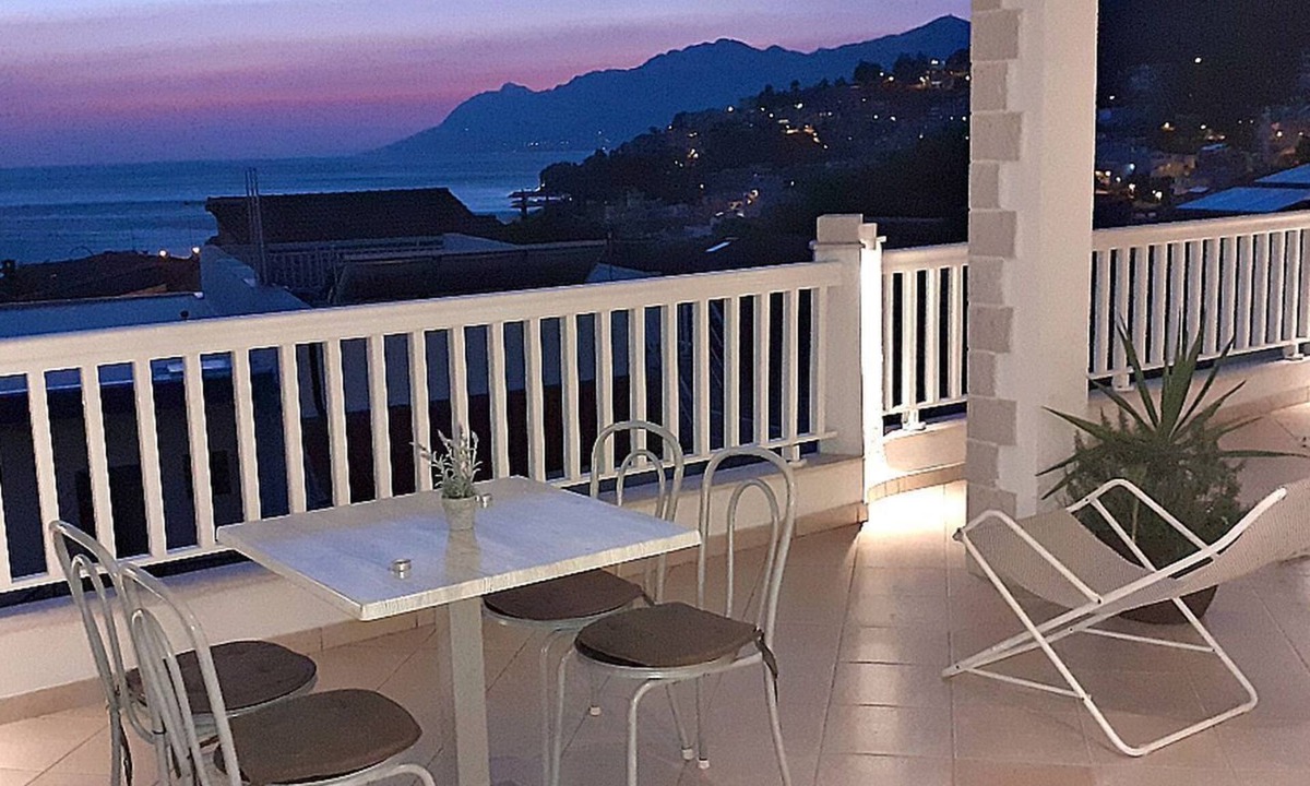 Baska Voda Apartment | Villa Bonaca vacation apartment with a wonderful sun terrace and sea view