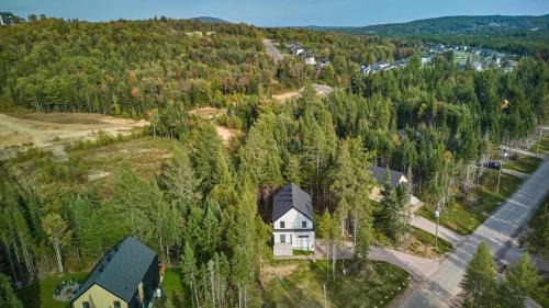 Shannon Ski Chalet | Villa Boreale - Private Spa Pool & Foosball
