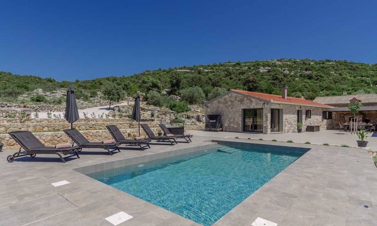 Marina Villa | Villa Bosilen | Adriatic Luxury Villas