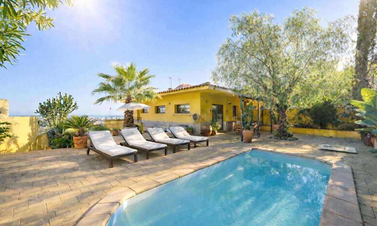 Calella House | Villa Botanica - cosy holiday home with private po