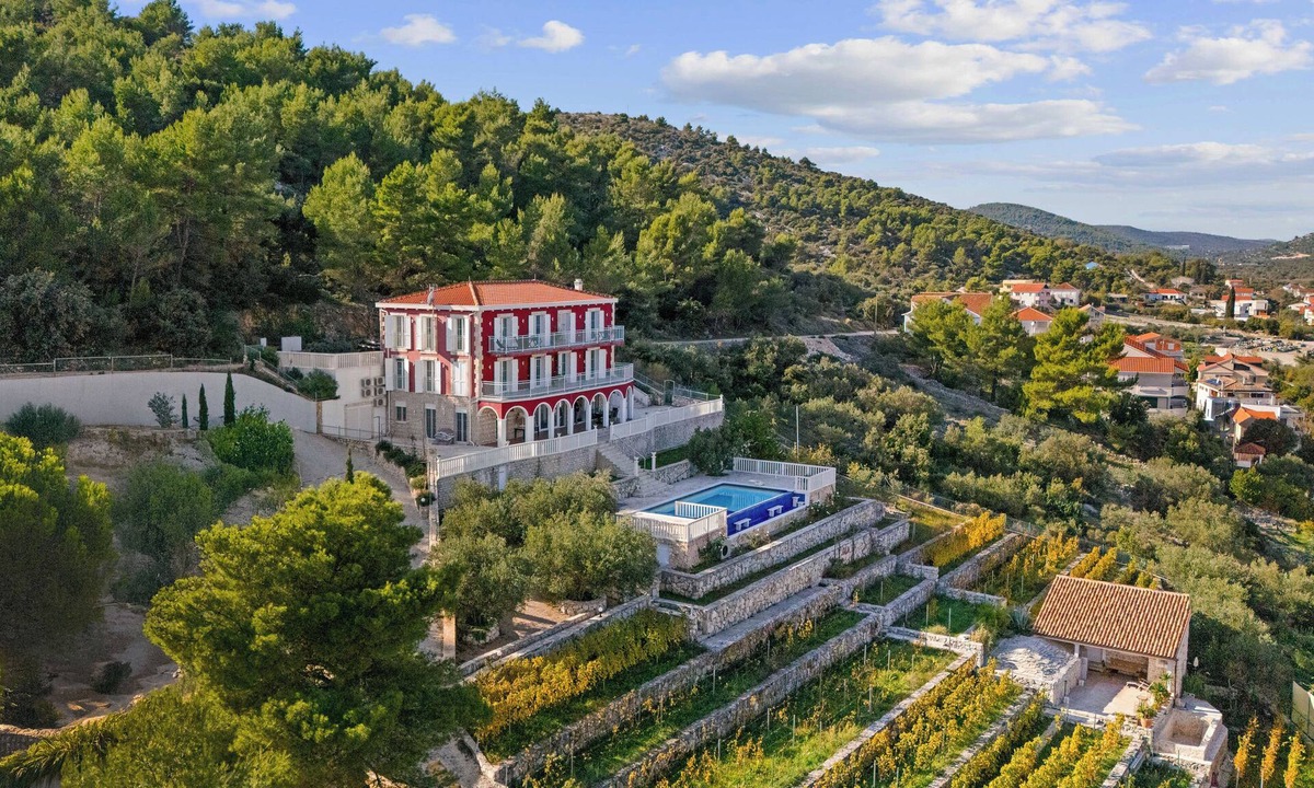 Marina Villa | Villa Bratello: Ultimate Space, Comfort & Privacy