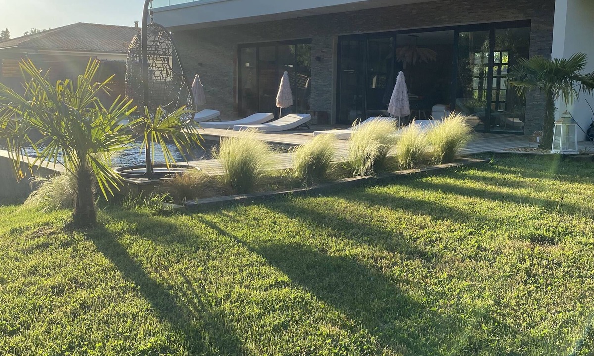 Leognan Villa | Villa Brisson