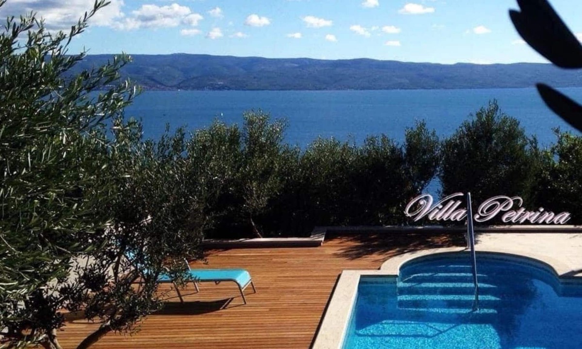 Dugi Rat Villa | Villa by the sea (170 m)fully air-conditioned with panoramic view, heated pool