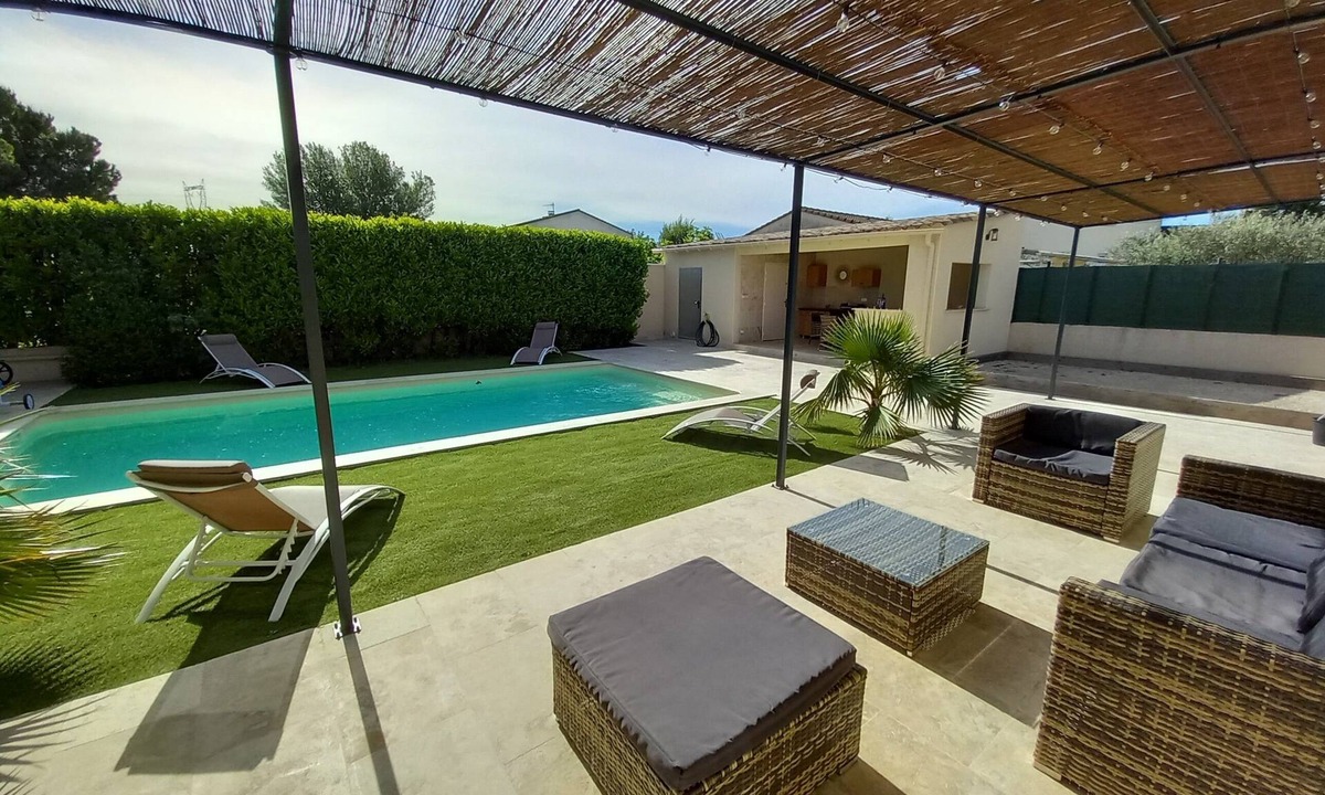 Saint-Paul-les-Fonts Villa | Villa Césarine: Sublime 4☆ property, private pool, pool house and outbuilding