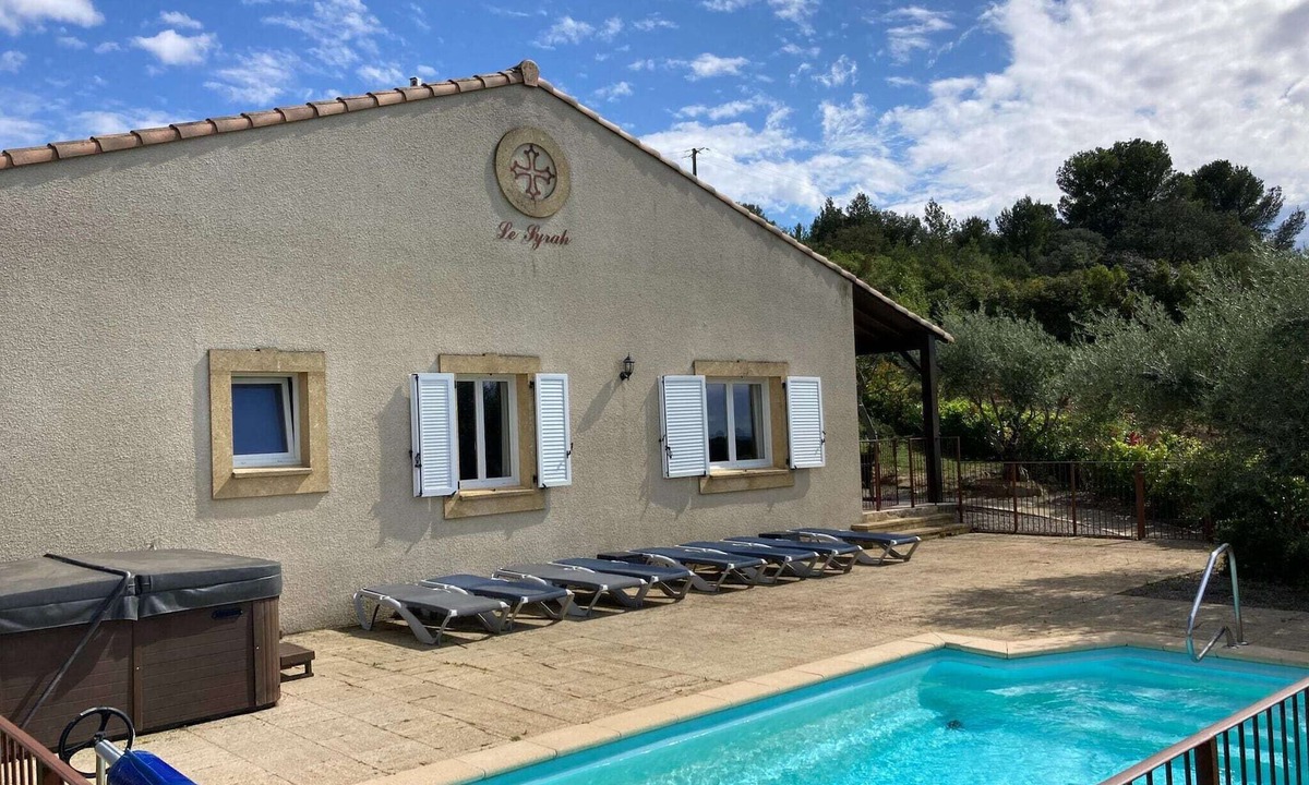 Montbrun-des-Corbieres Villa | Villa Charm in Montbrun