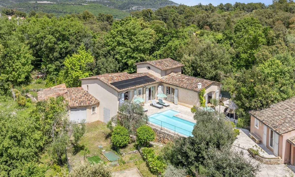 Cabris Villa | Villa Cabris by Villa Plus