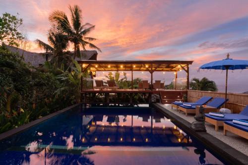 Ceningan Island Villa | Villa Cahaya - Ocean, sunset and volcano views, an island hideout