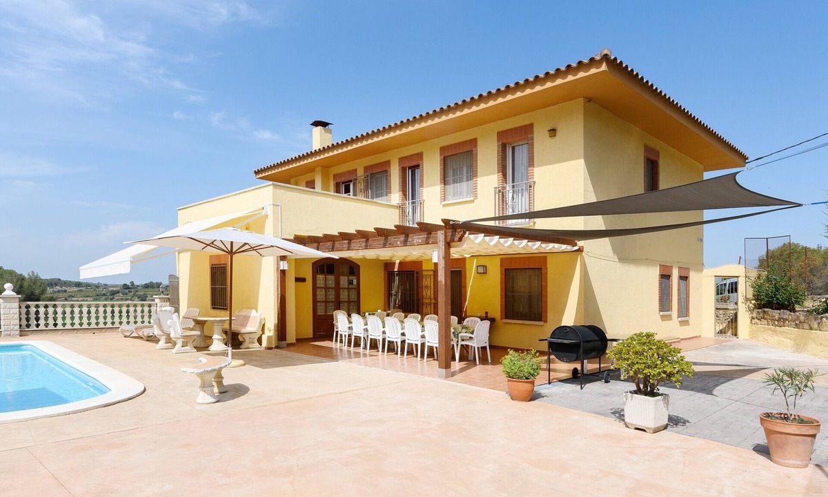 Castellet i la Gornal Villa | Villa "Cal Vimon" with Private Pool, Private Terraces, and Wi-Fi