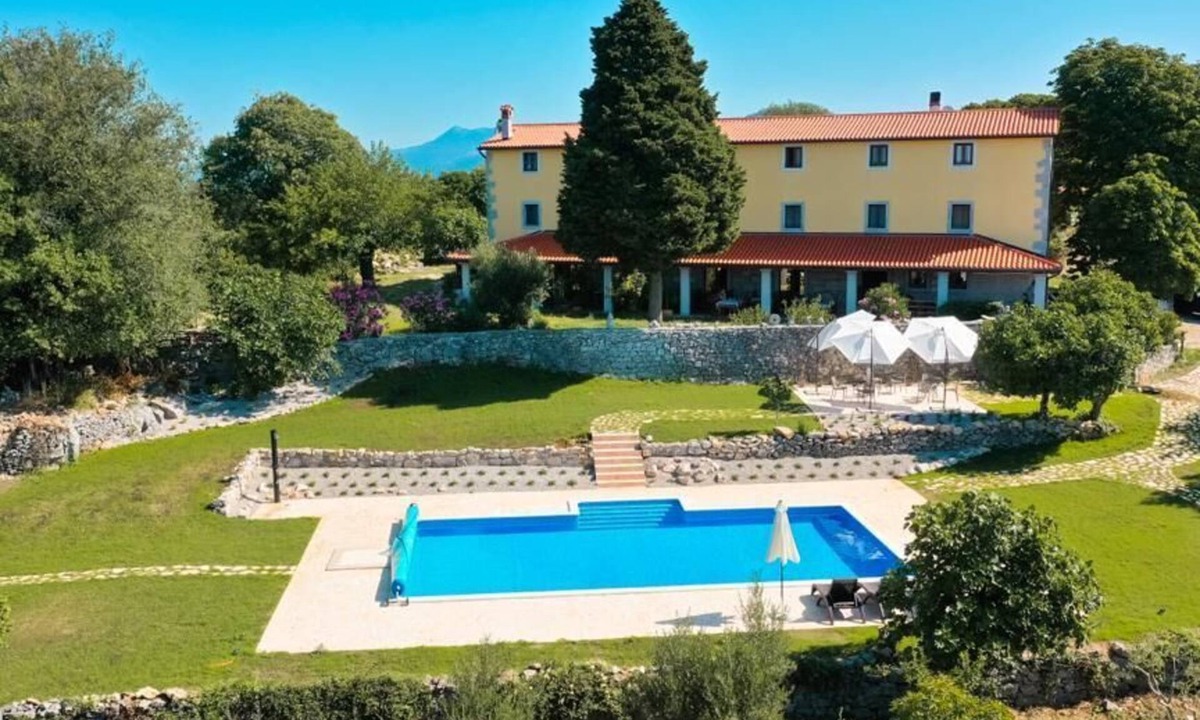Ripenda Kras Bed & Breakfast | Villa Calussovo