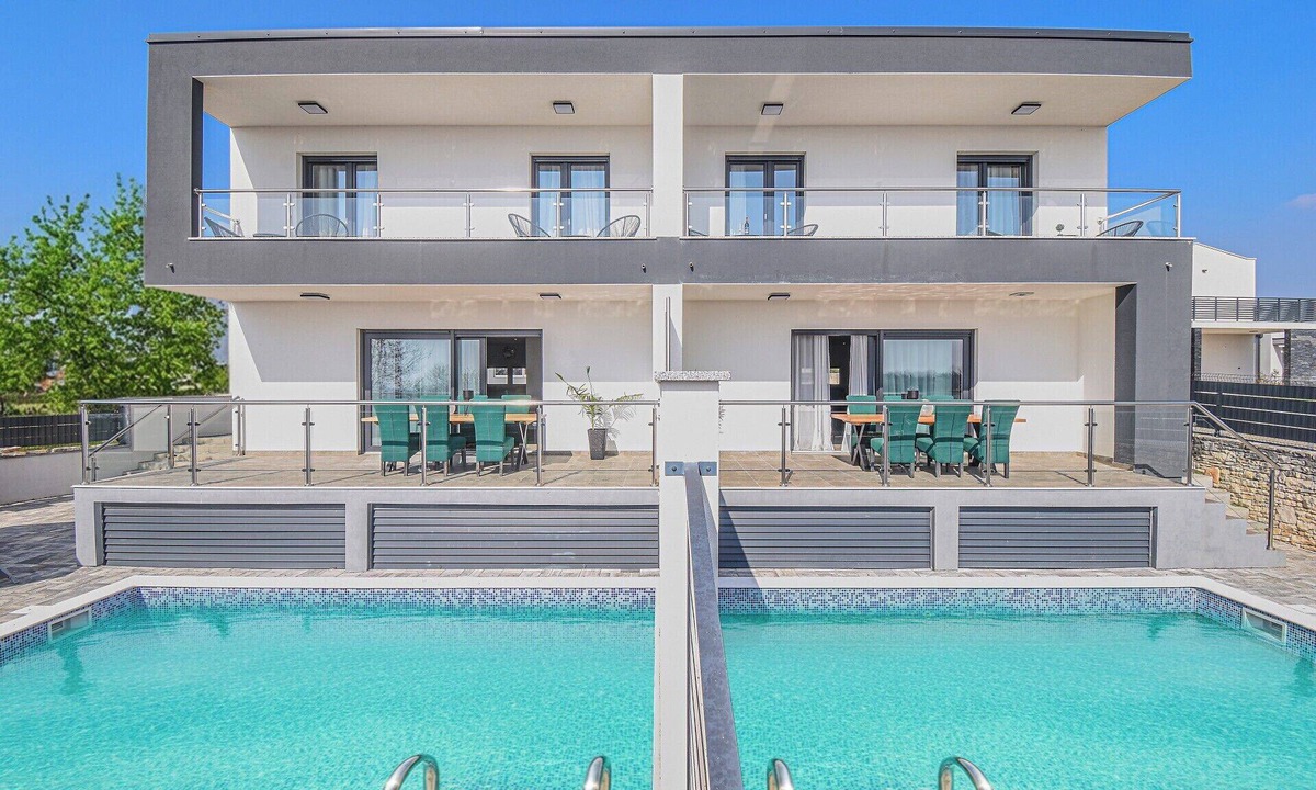 Kanfanar Villa | Villa Canfanaro Holiday Complex für 12 Personen by Istrabook