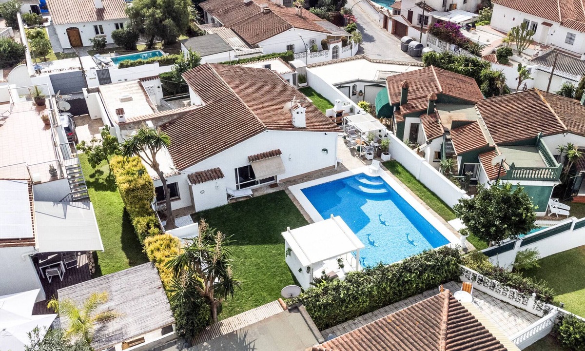 Urbanizacion Costabella Villa | Villa Cara - four bedroom villa close to the beach with private pool