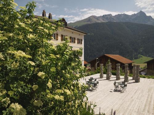 Riom-Parsonz Bed & Breakfast | Villa Carisch