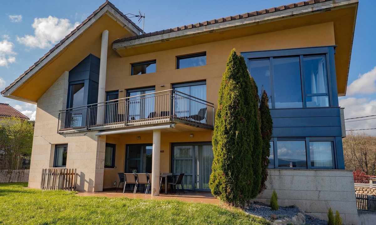 El Rasillo de Cameros Villa | Villa 'Casa El Rasillo' with Lake View, Private Terrace and Wi-Fi