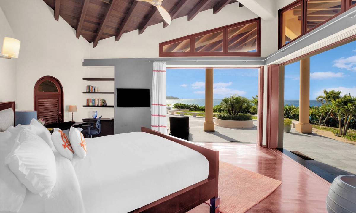 Plum Bay Boat Rental | Villa Casa De La Playa