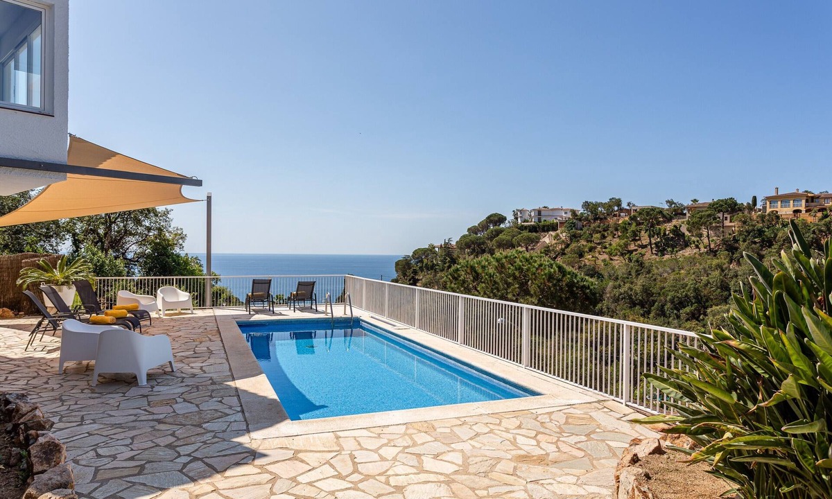 Tossa de Mar Villa | Villa 'Casa Escorpión' with Private Pool, Wi-Fi and Air Conditioning