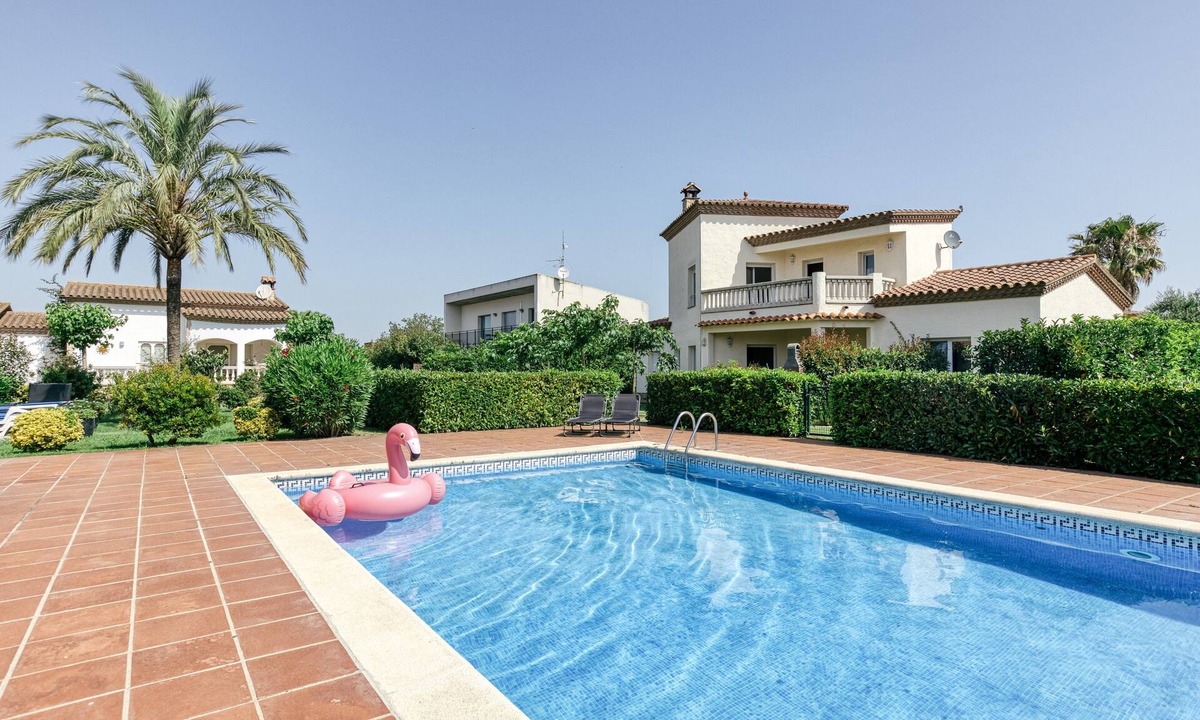 Torroella de Fluvia Villa | Villa 'Casa Flores' with Mountain Views, Shared Pool, and Wi-Fi