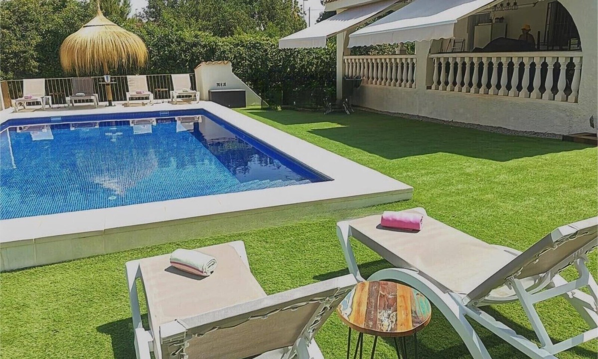 Lliria Villa | Villa 'Casa Segunda' with Mountain View, Wi-Fi and Air Conditioning