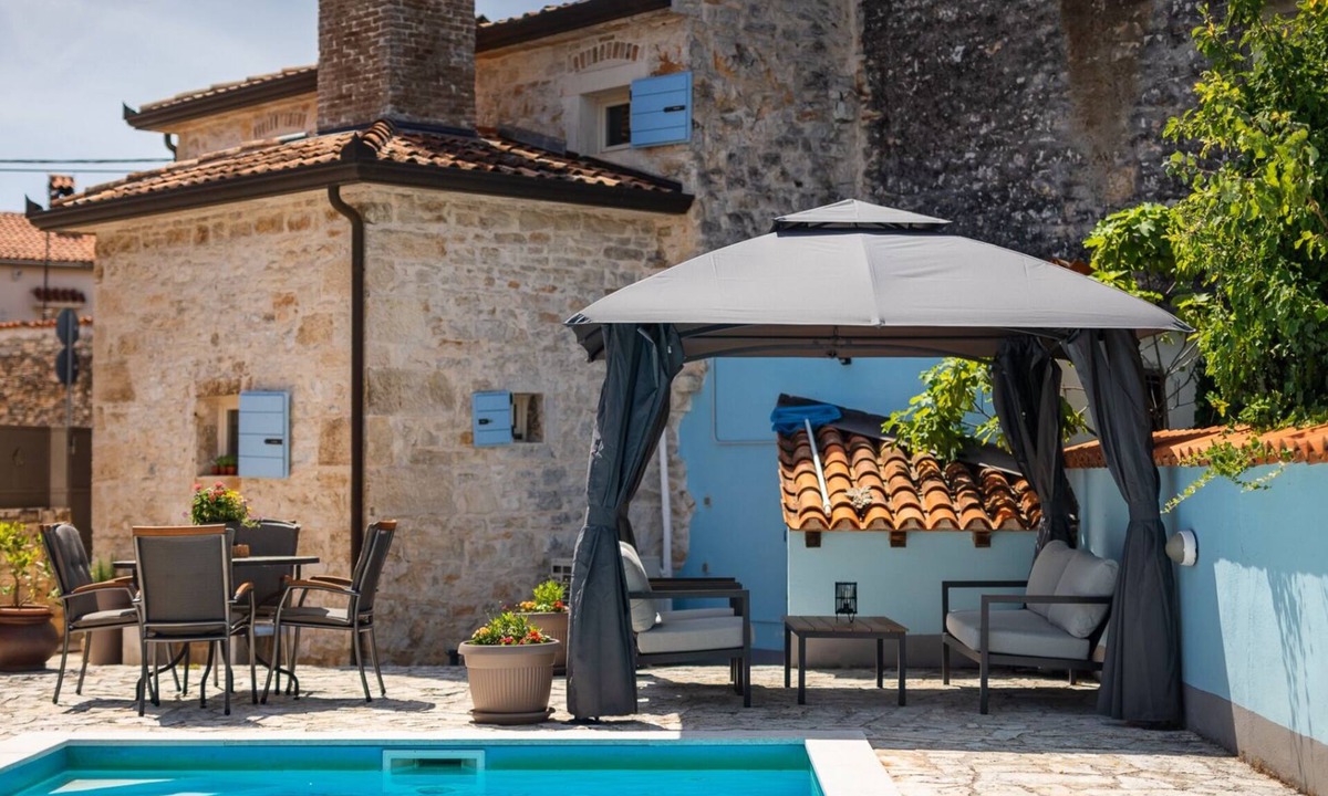 Tar Villa | Villa Casa Tessa by Villas Guide