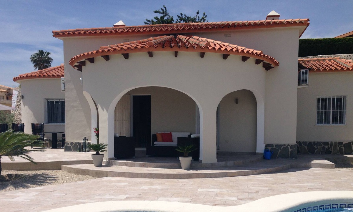 Beniarbeig Ski Chalet | Villa CASA VISTA in Beniarbeig, at 10 minutes from the beaches