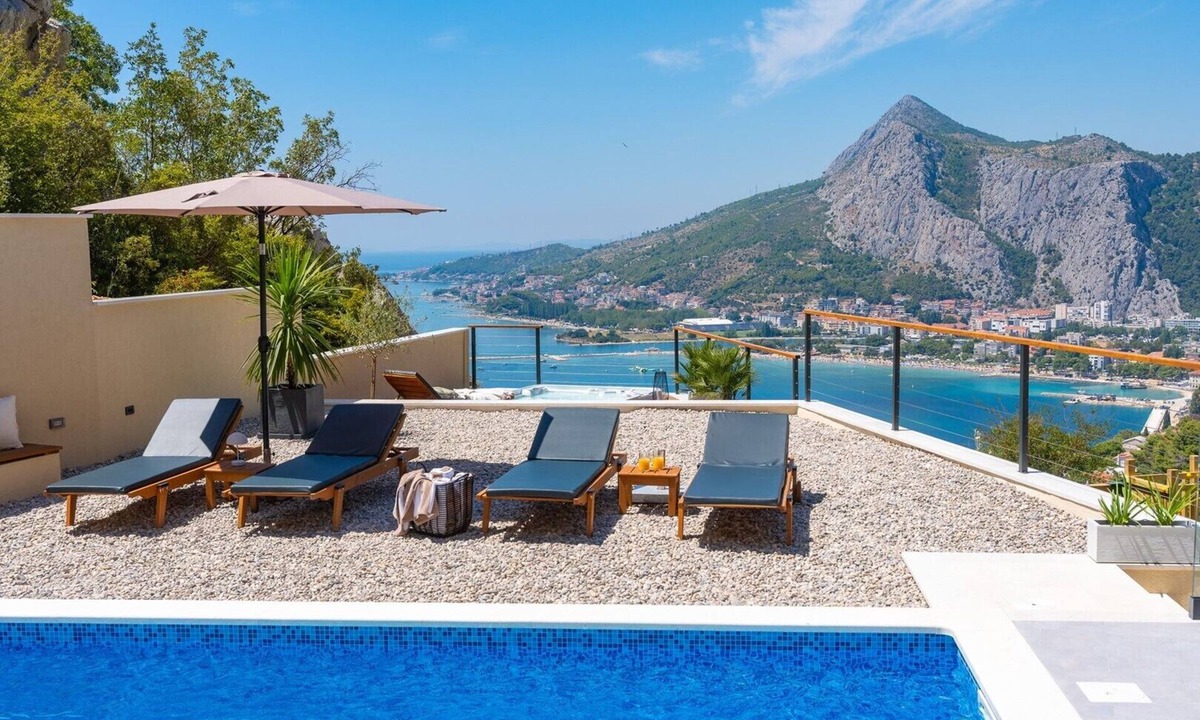 Borak Villa | Villa Casa Vita features a sea view, billiards, sauna, and a heated pool