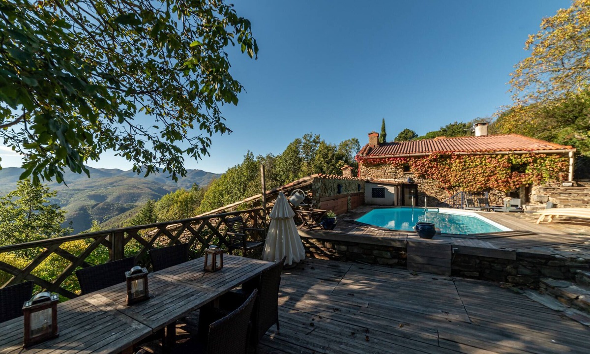 Montferrer Villa | Villa "Casablanca" with Mountain View, Private Pool & Wi-Fi
